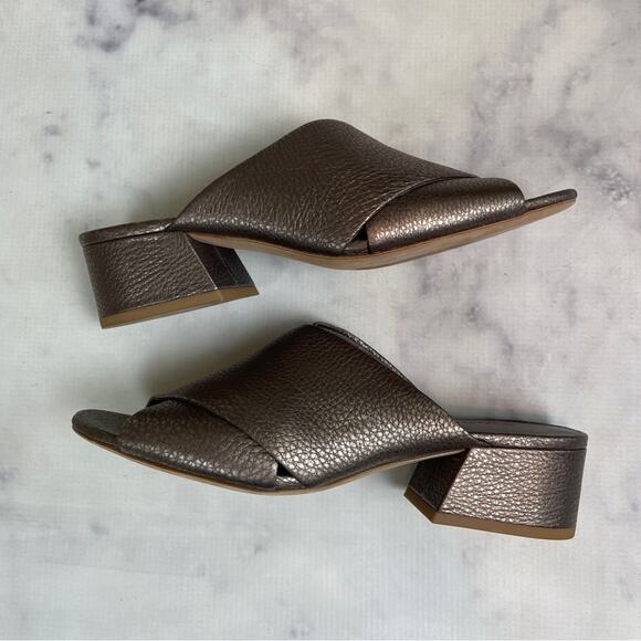 Vince Karsen Metallic Pebbled Leather Slide Sandals - Picture 11 of 12